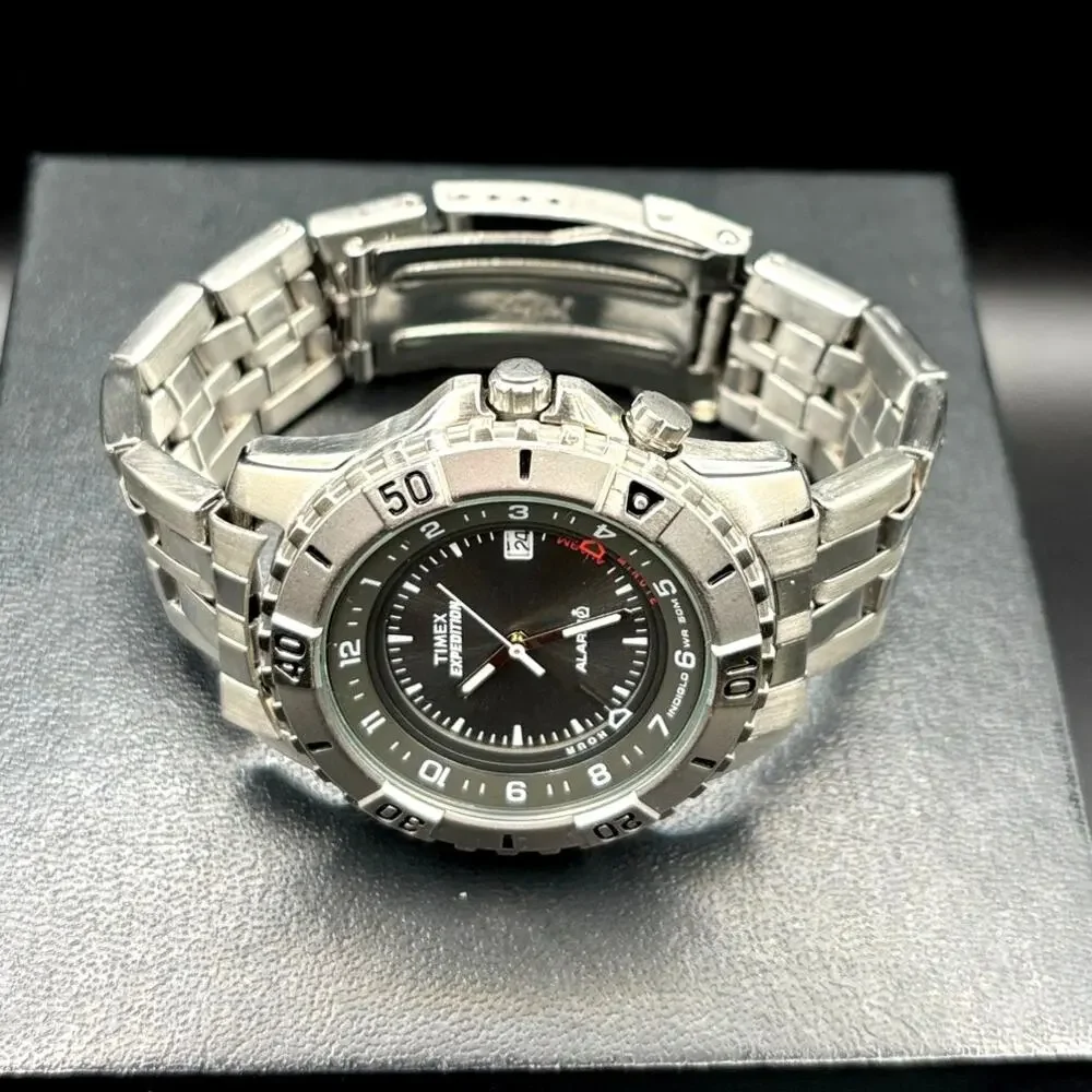 Timex Expedition T43391 Shenmue Alarm Indiglo Steel Bracelet 39mm Vintage Watch